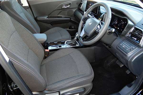 2025 Mahindra XUV 3XO AX5L