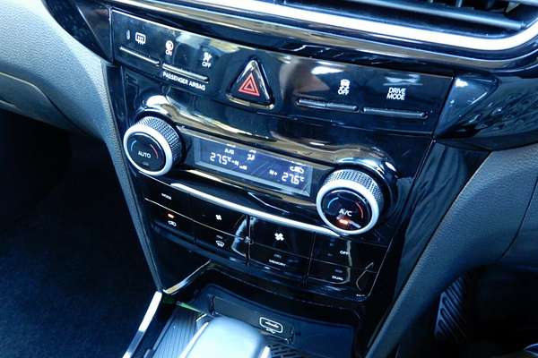 2025 Mahindra XUV 3XO AX5L