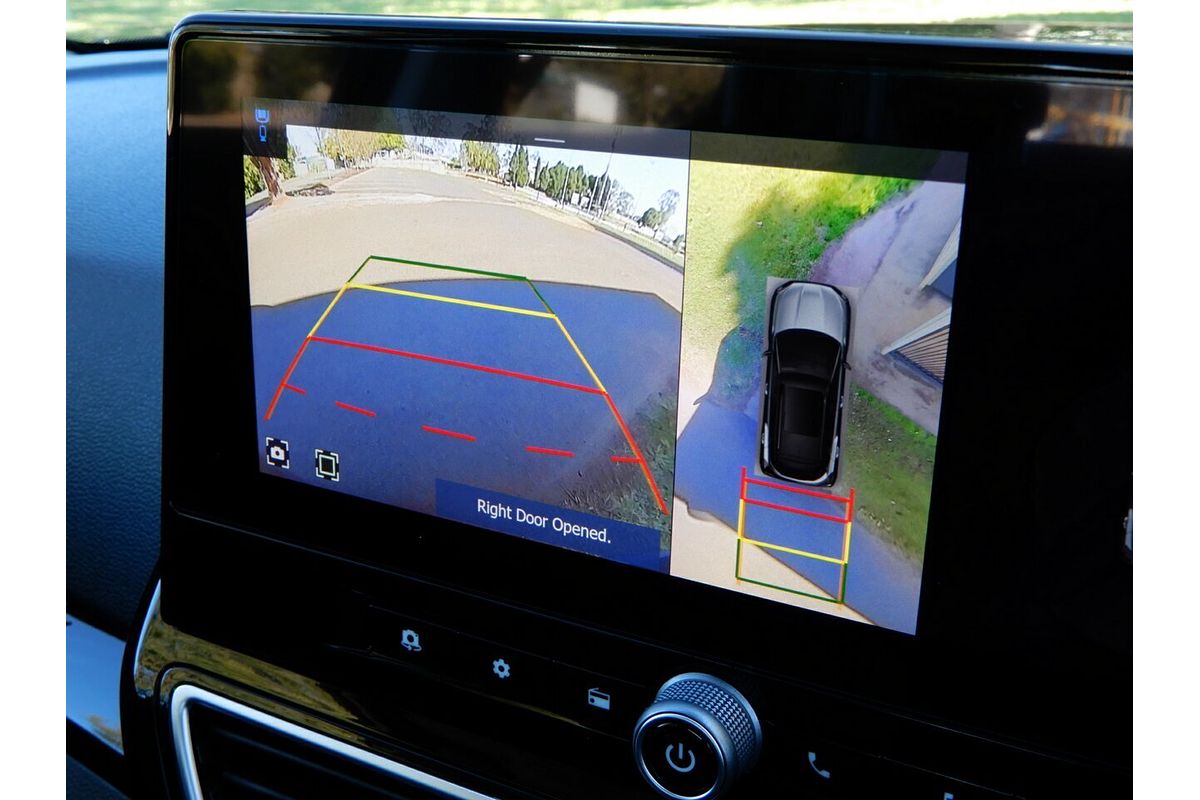 2025 Mahindra XUV 3XO AX5L