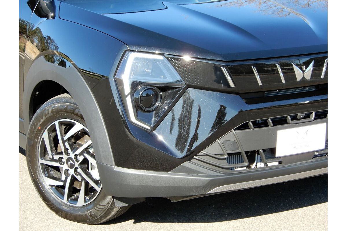 2025 Mahindra XUV 3XO AX5L