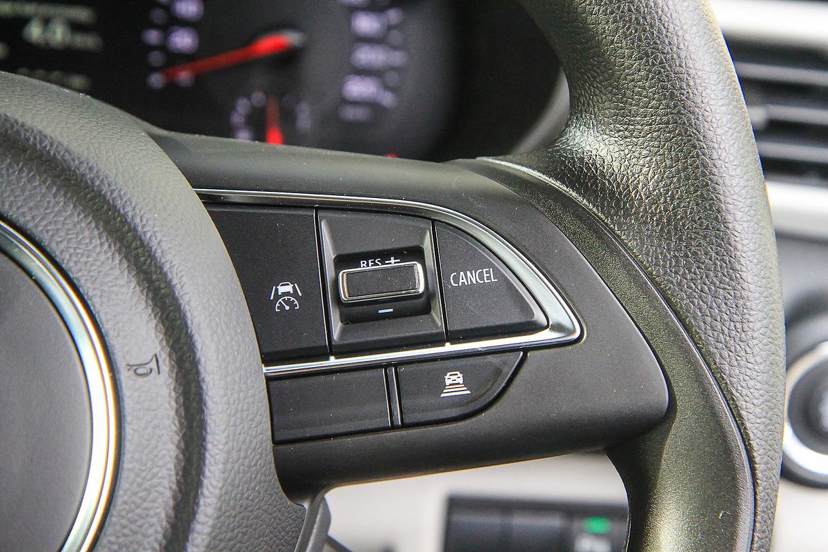 2025 Suzuki Swift Hybrid UZ