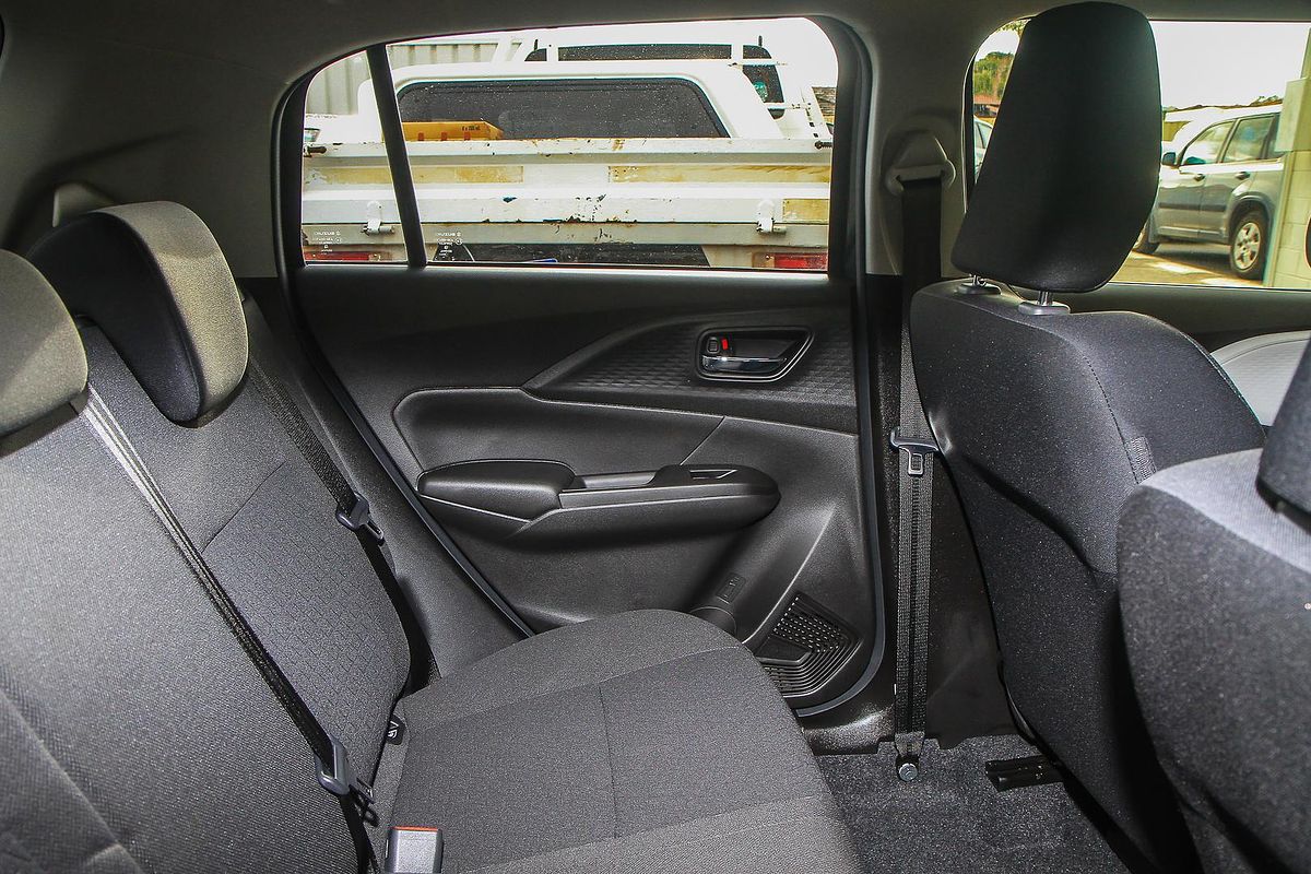 2025 Suzuki Swift Hybrid UZ