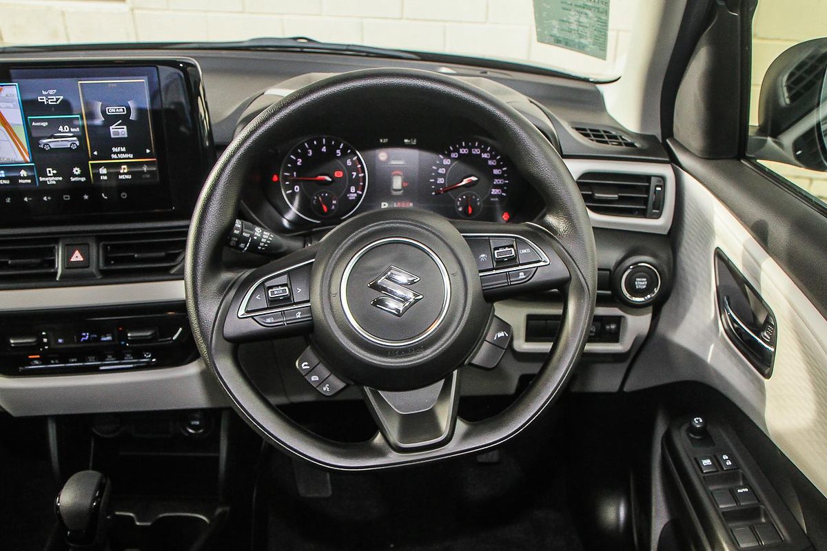 2025 Suzuki Swift Hybrid UZ