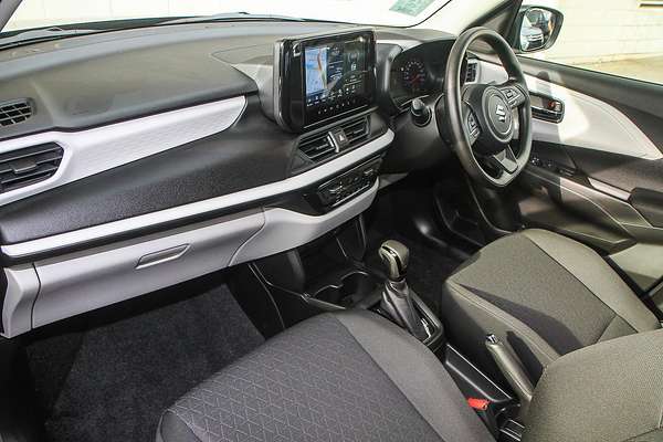 2025 Suzuki Swift Hybrid UZ