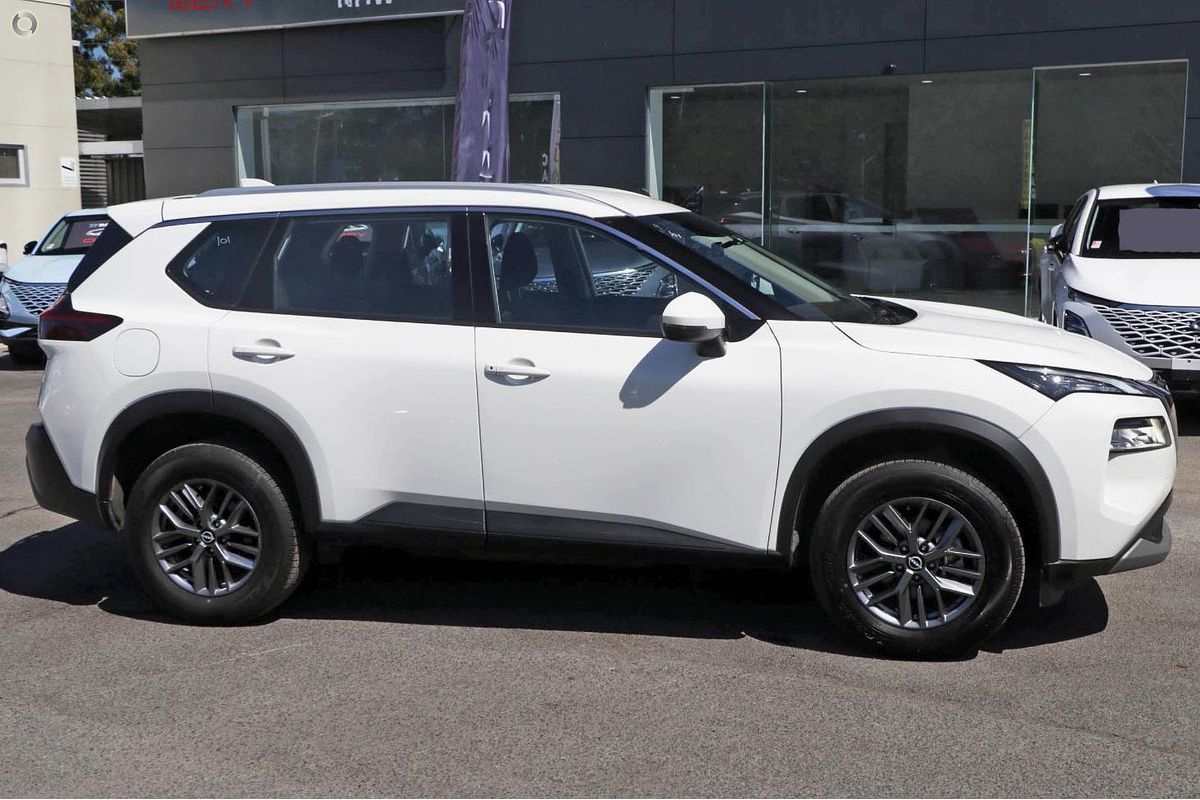 2025 Nissan X-TRAIL ST T33