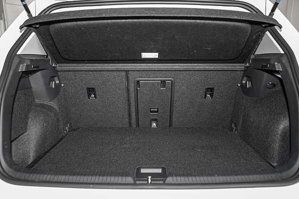 2022 Volkswagen Golf 110TSI Life 8