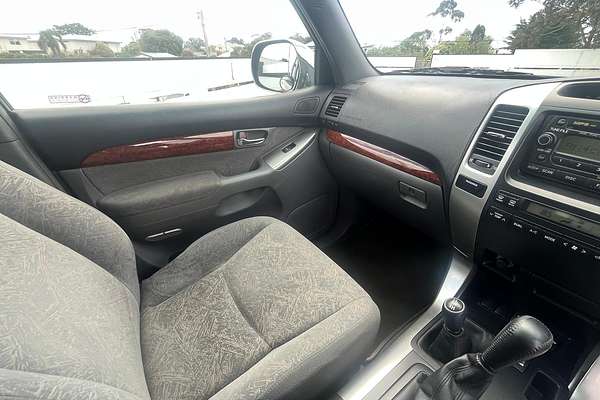 2004 Toyota Landcruiser Prado VX GRJ120R