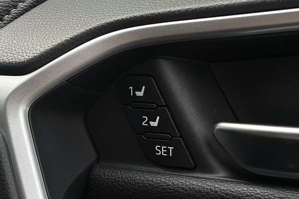 2019 Toyota RAV4 Cruiser AXAH52R