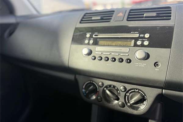 2010 Suzuki Swift RS415