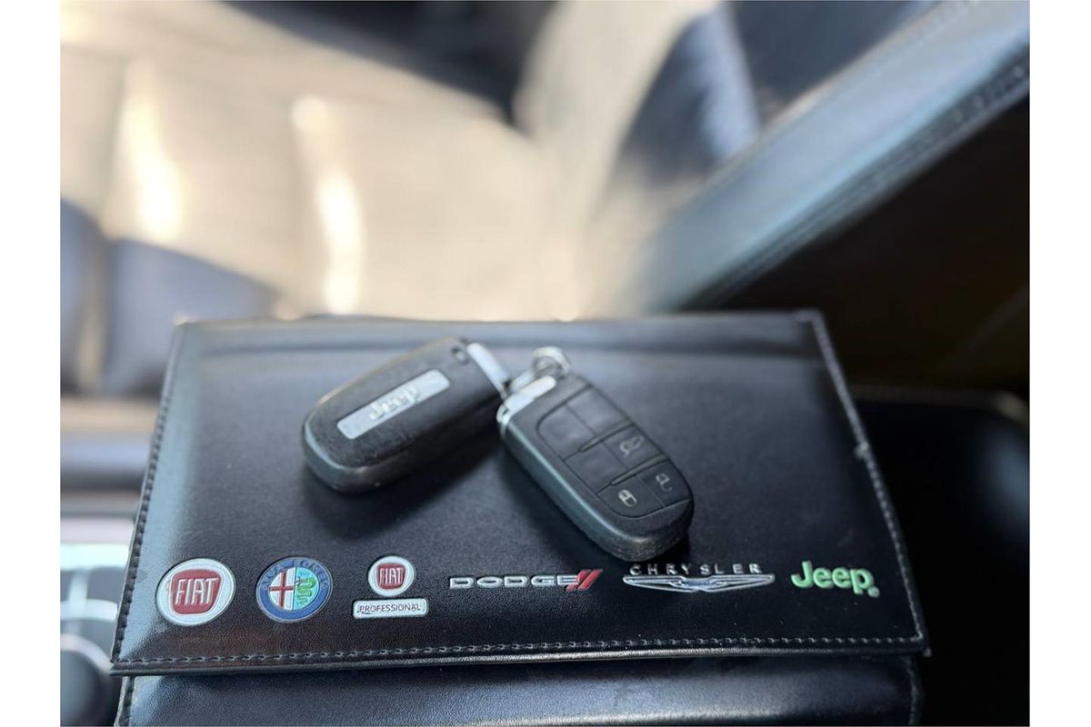 2015 Jeep GRAND CHEROKEE LIMITED (4x4) WK MY15