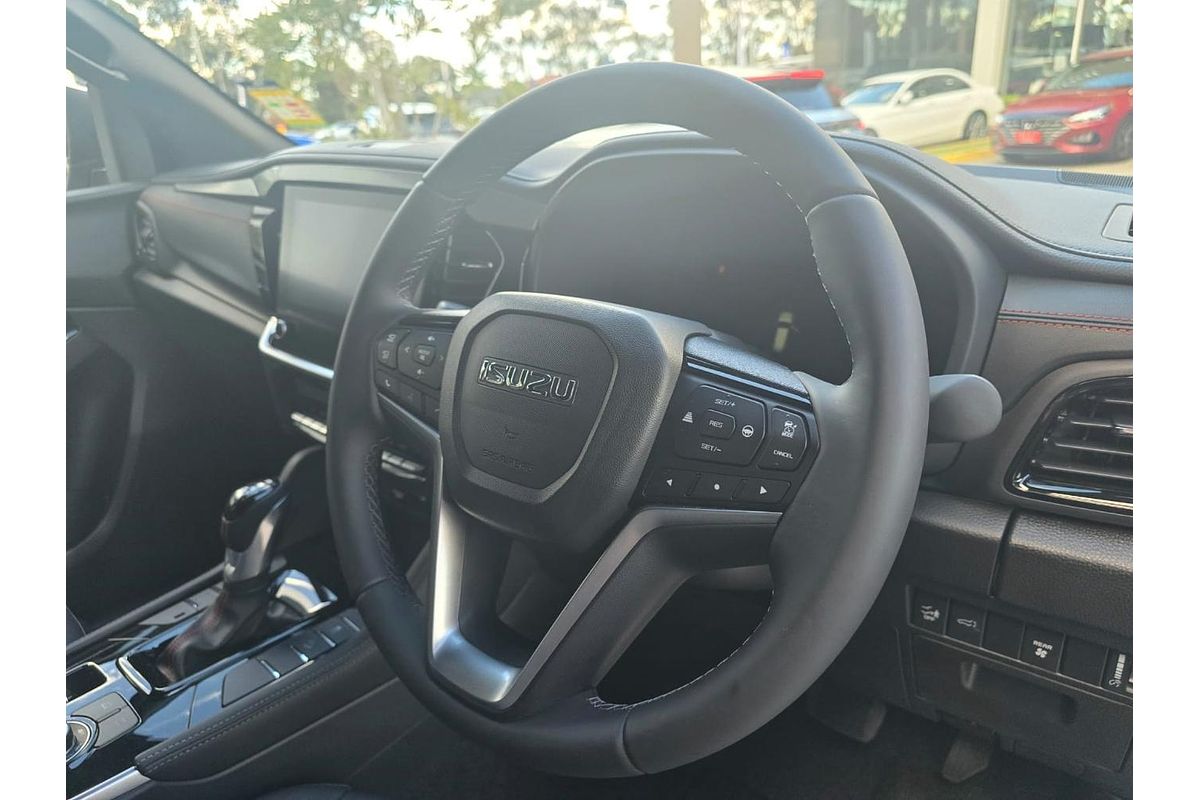 2025 Isuzu MU-X X-TERRAIN