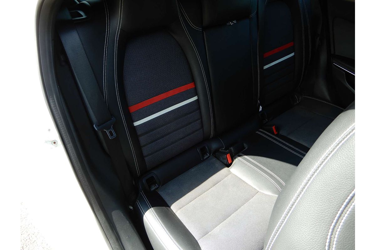 2015 Mercedes-Benz A-Class A180 W176