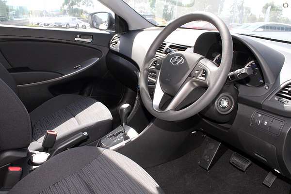 2017 Hyundai Accent Active RB4