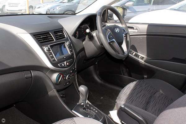 2017 Hyundai Accent Active RB4