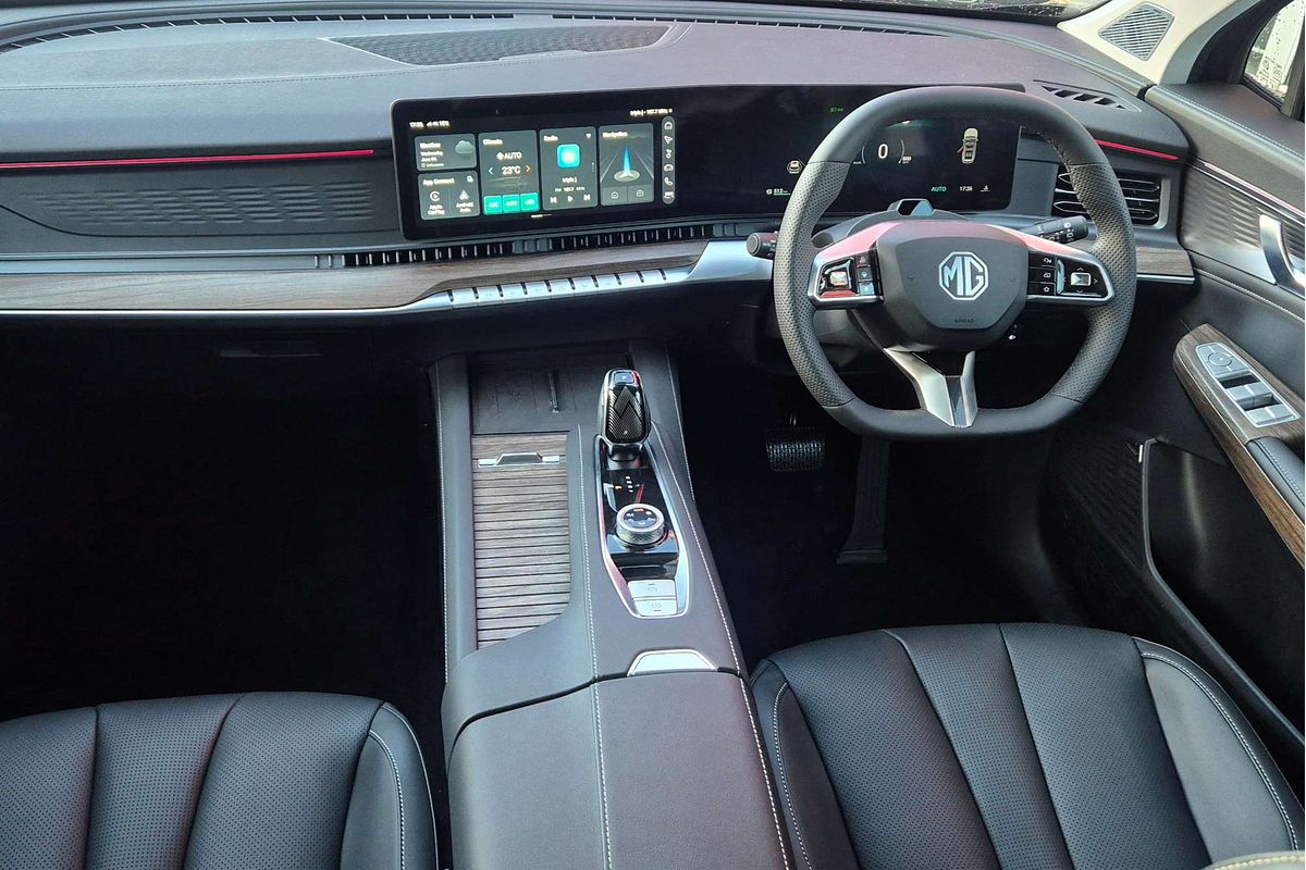 2025 MG QS Essence IS31