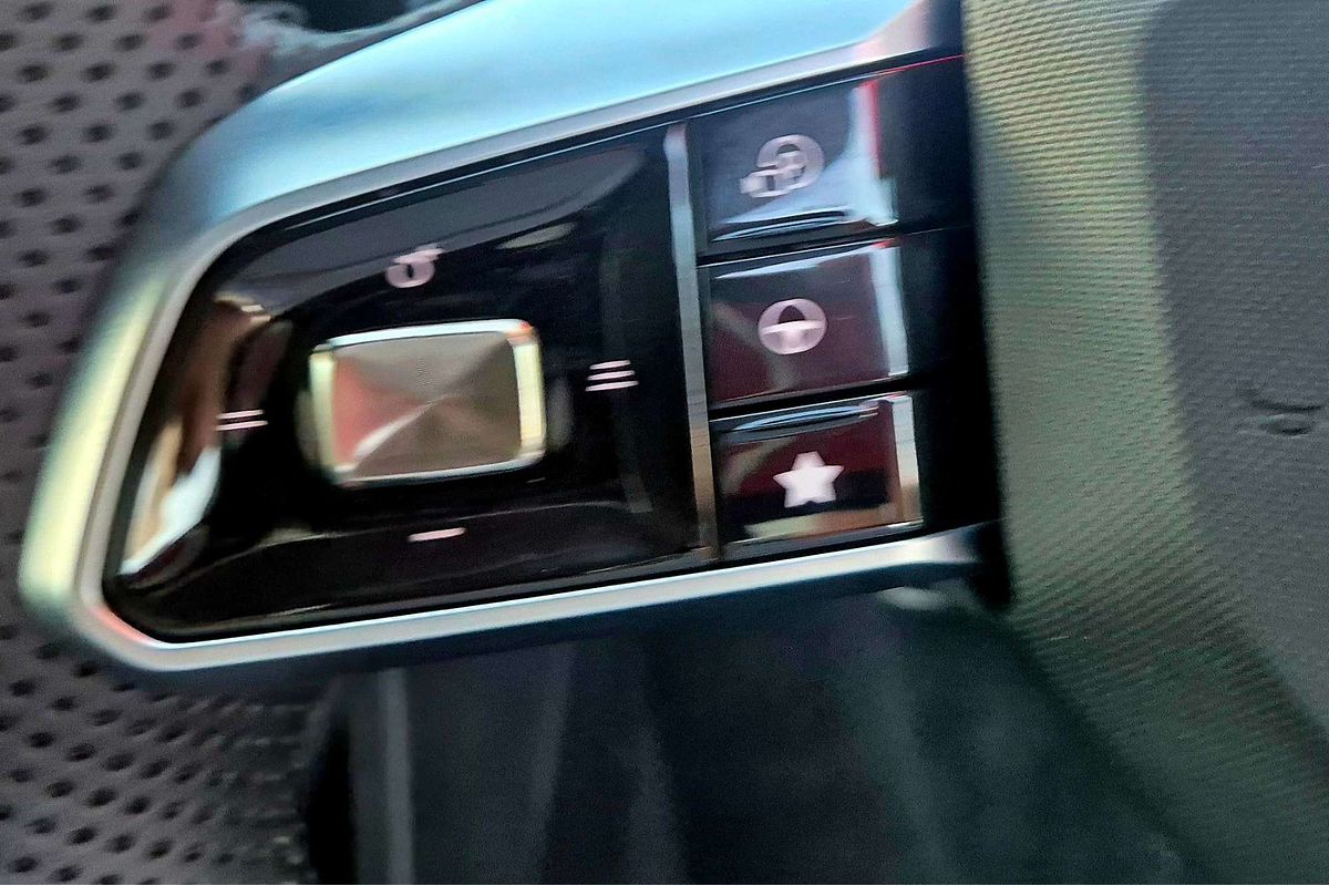 2025 MG QS Essence IS31