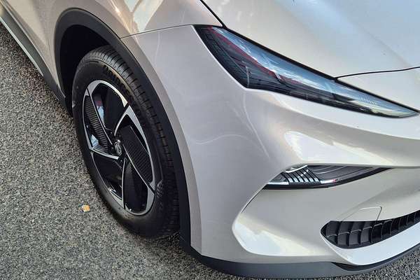 2025 MG MGS5 EV Essence 62 ZS3EM