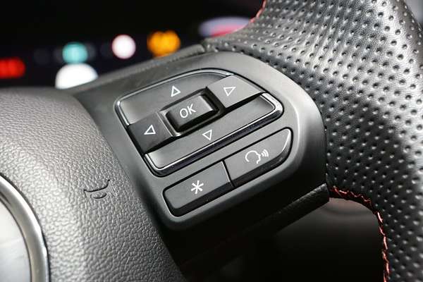 2024 MG HS Vibe SAS23