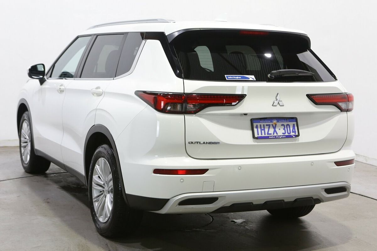 2023 Mitsubishi Outlander LS ZM