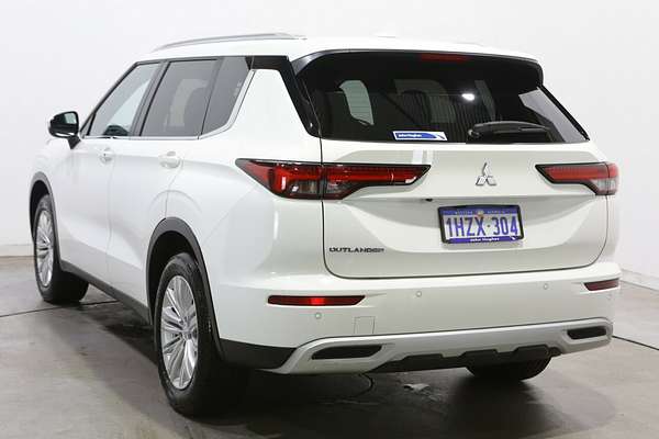 2023 Mitsubishi Outlander LS ZM