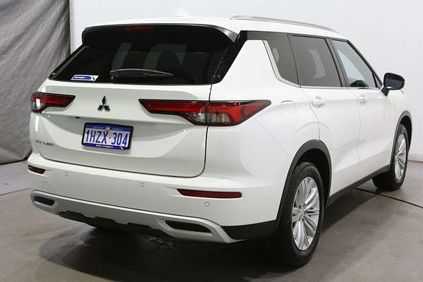 2023 Mitsubishi Outlander LS ZM