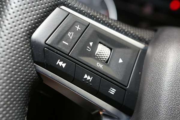 2023 Mitsubishi Outlander LS ZM