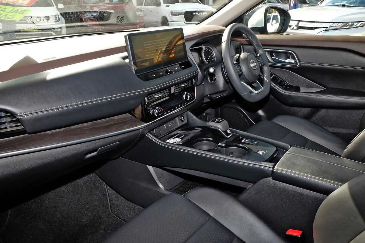 2024 Nissan X-TRAIL ST-L T33