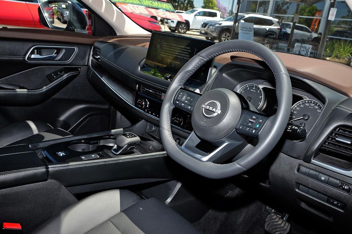 2024 Nissan X-TRAIL ST-L T33