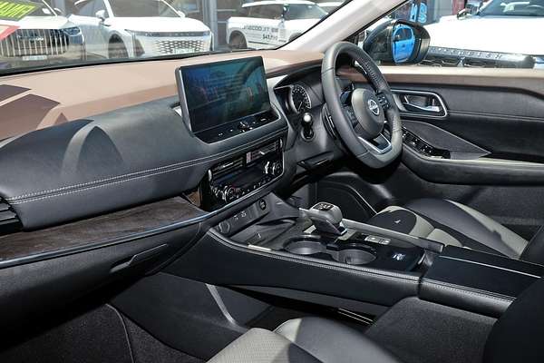 2024 Nissan X-TRAIL ST-L T33