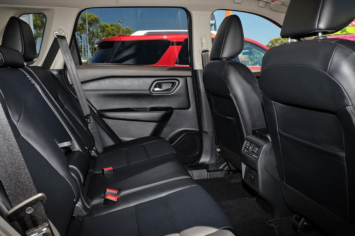 2024 Nissan X-TRAIL ST-L T33