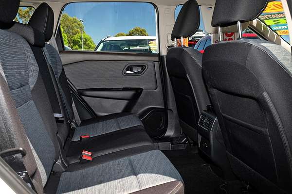 2025 Nissan X-TRAIL ST T33