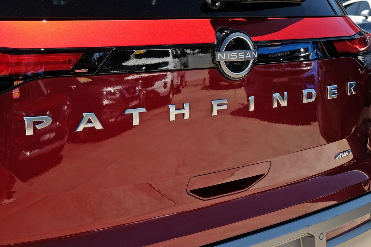 2023 Nissan Pathfinder Ti-L R53