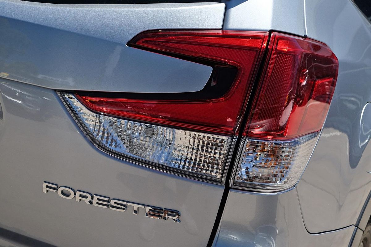 2022 Subaru Forester 2.5i Premium S5