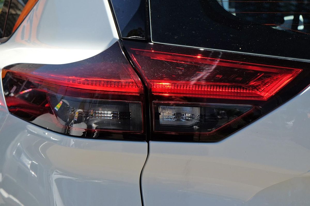 2025 Nissan X-TRAIL ST T33