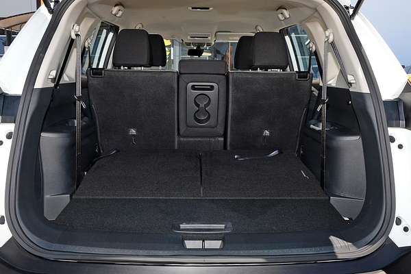 2025 Nissan X-TRAIL ST T33