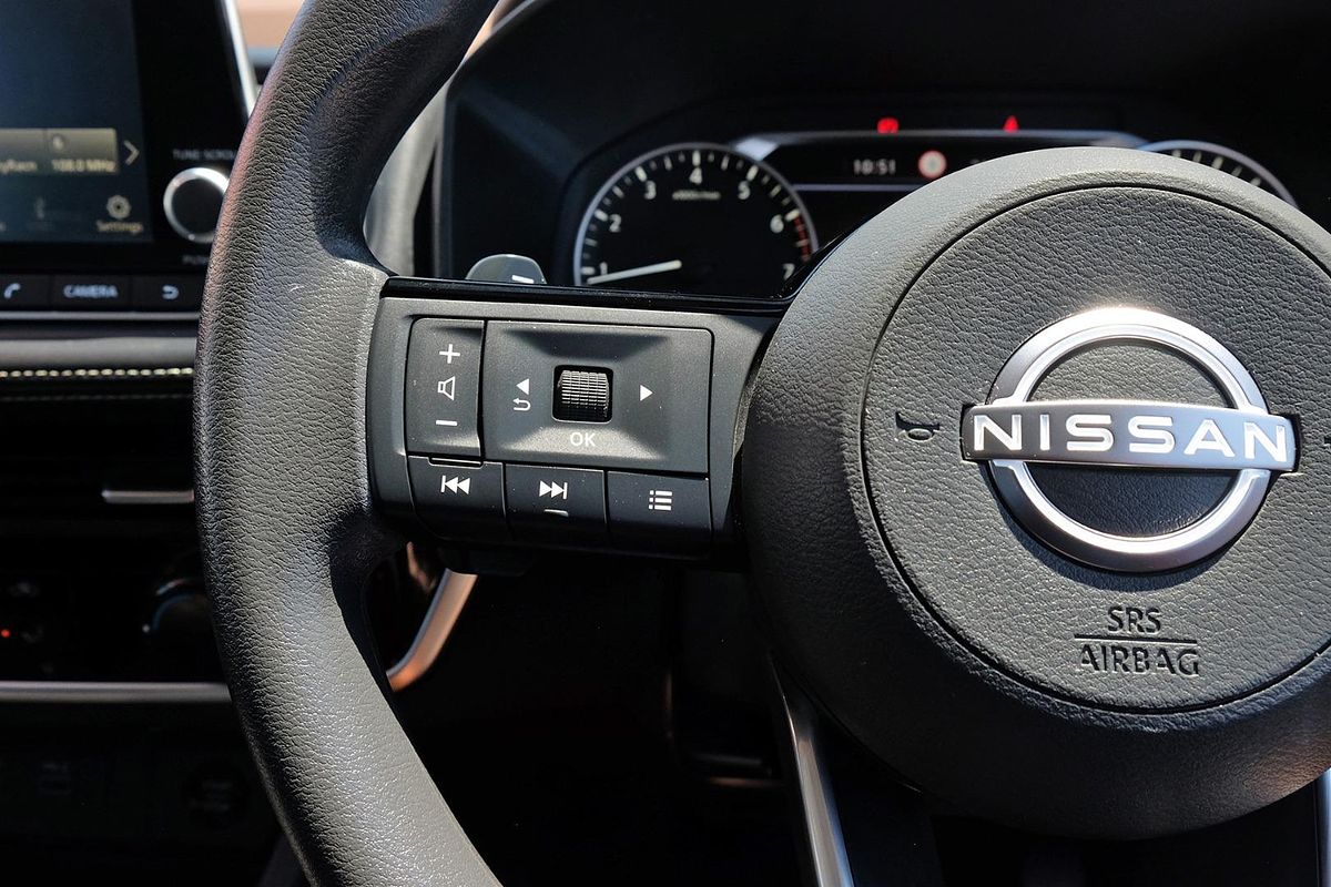 2025 Nissan X-TRAIL ST T33