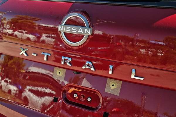 2025 Nissan X-TRAIL ST T33