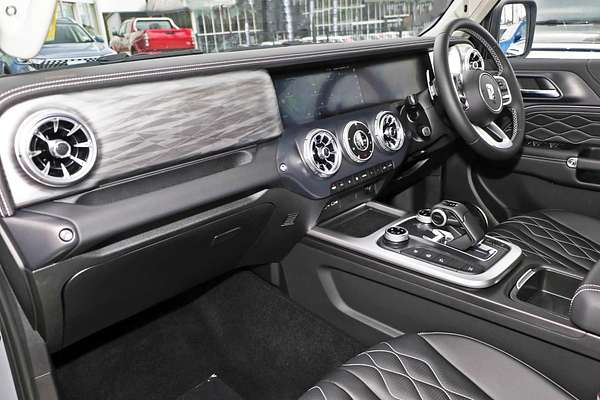 2025 GWM Tank 300 Lux P01