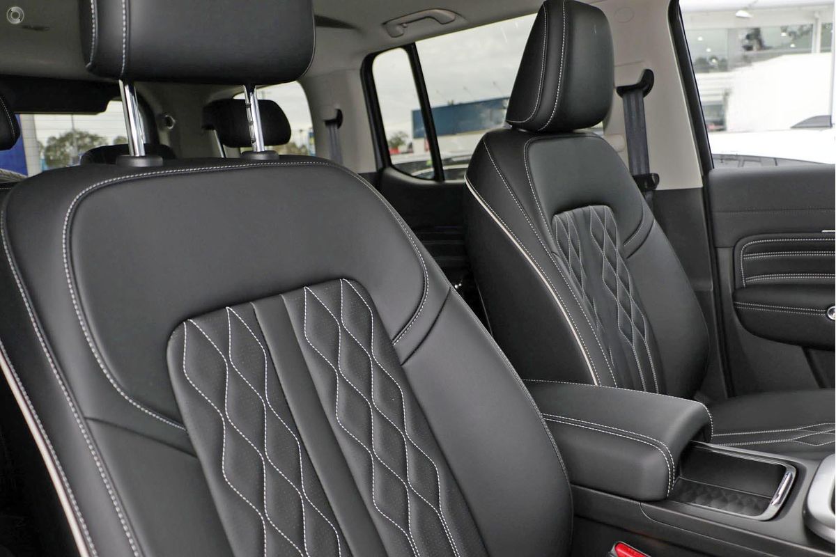 2025 GWM Tank 300 Lux P01