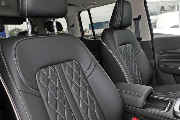 2025 GWM Tank 300 Lux P01