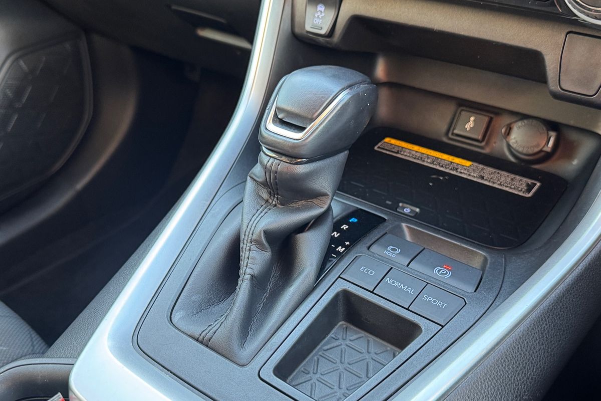 2021 Toyota RAV4 GXL MXAA52R