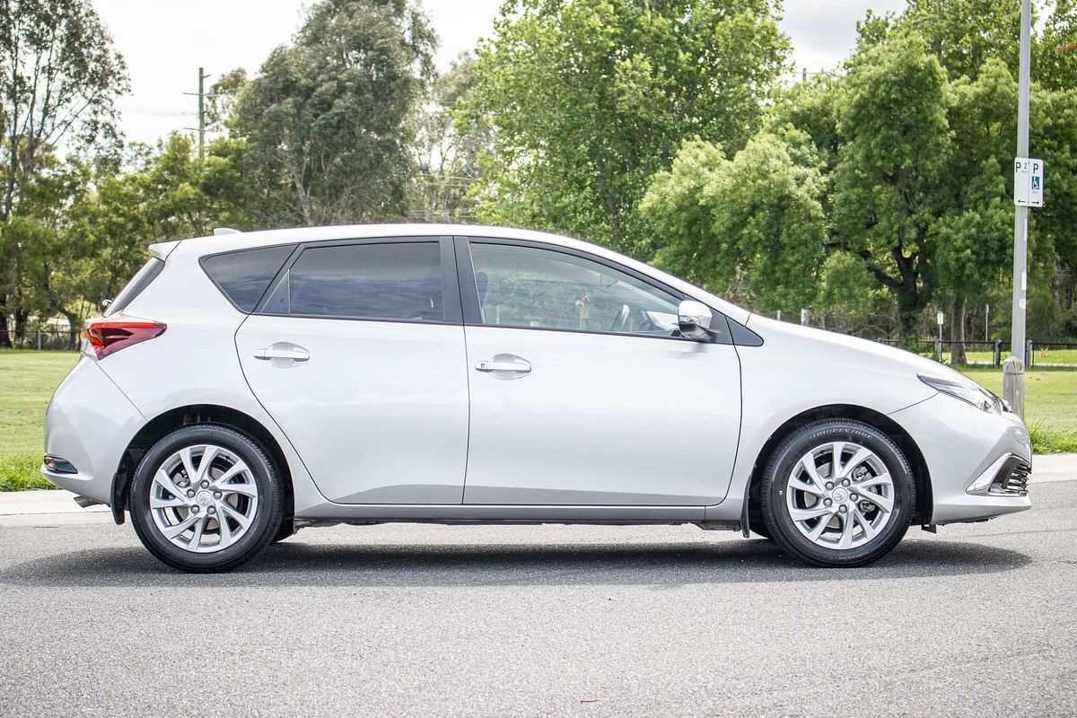 2017 Toyota Corolla Ascent Sport ZRE182R