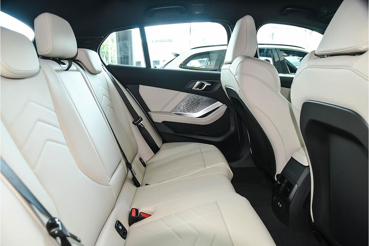 2025 BMW 1 Series 118 M Sport F70