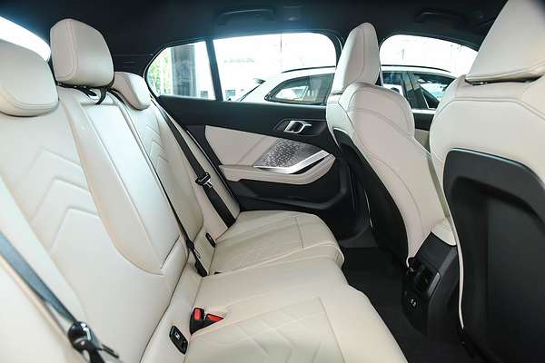 2025 BMW 1 Series 118 M Sport F70