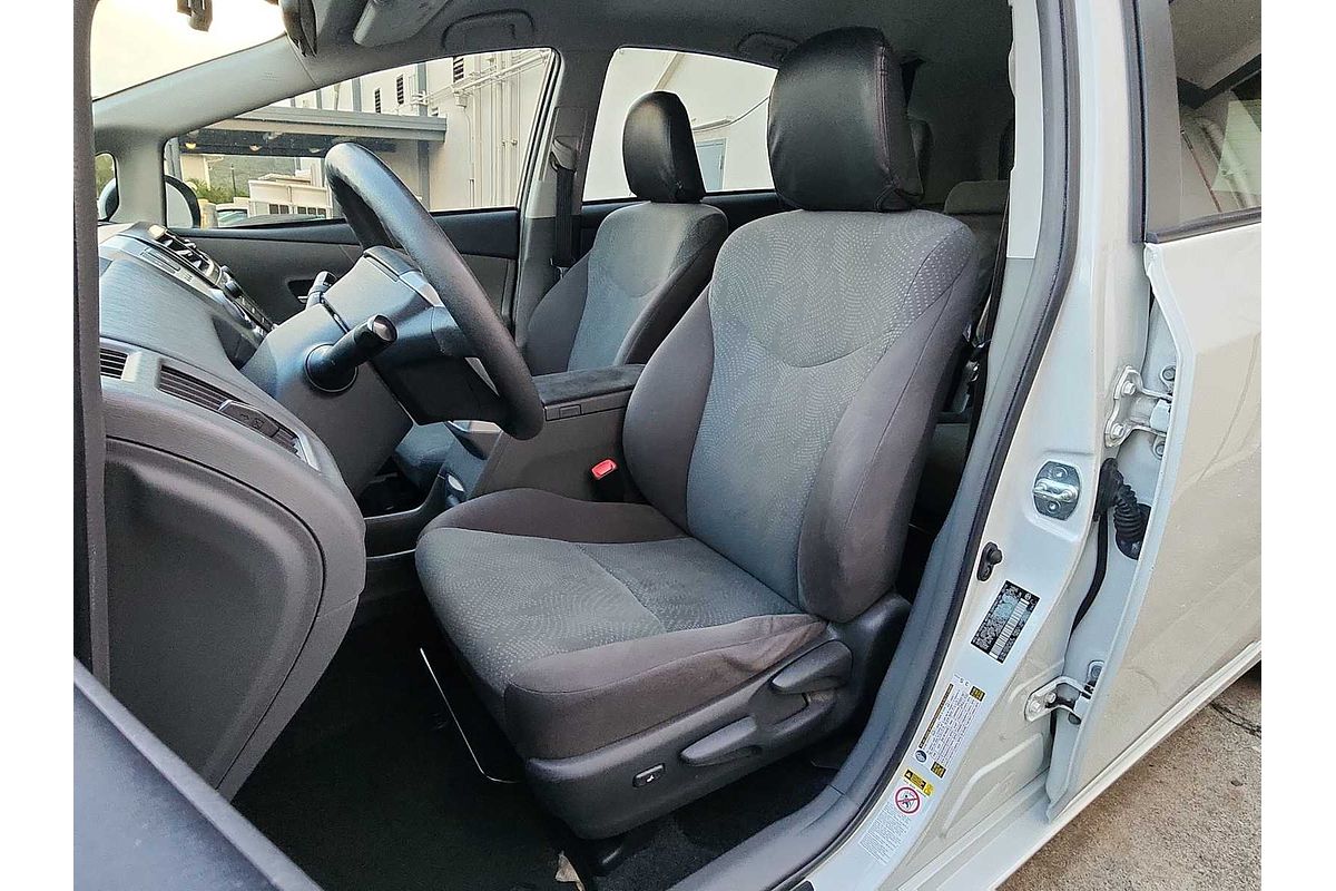 2014 Toyota Prius V Two