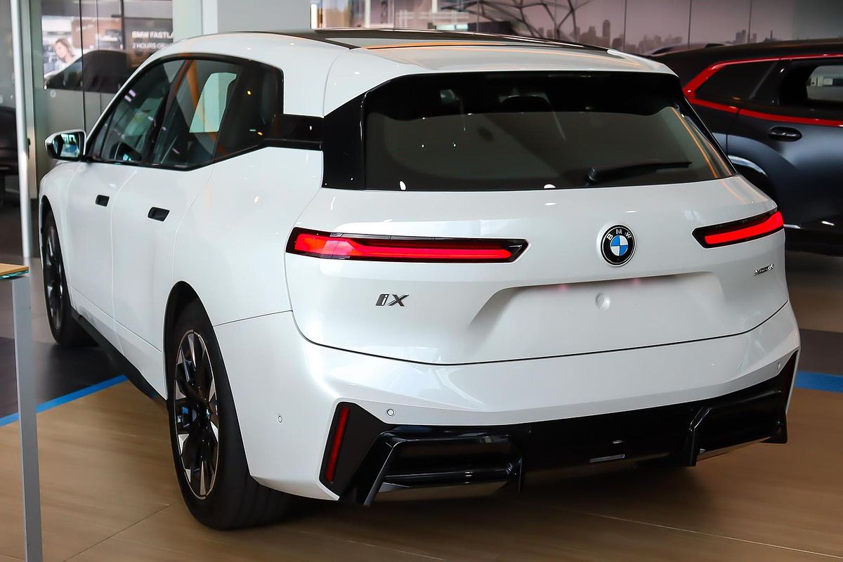 2025 BMW iX xDrive45 M Sport I20 LCI