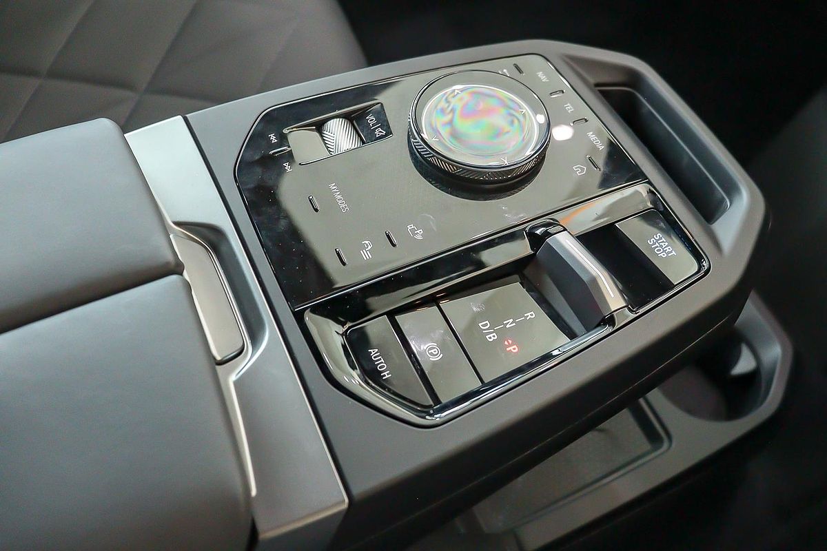 2025 BMW iX xDrive45 M Sport I20 LCI