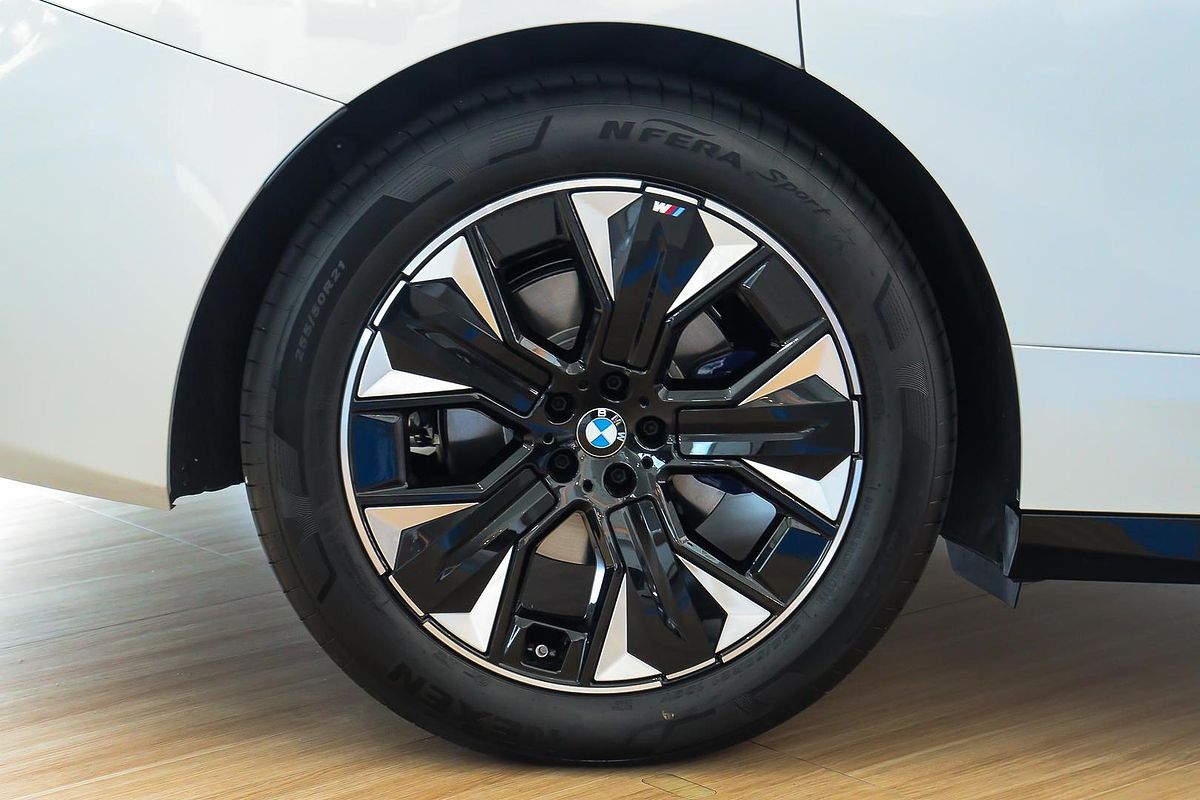2025 BMW iX xDrive45 M Sport I20 LCI