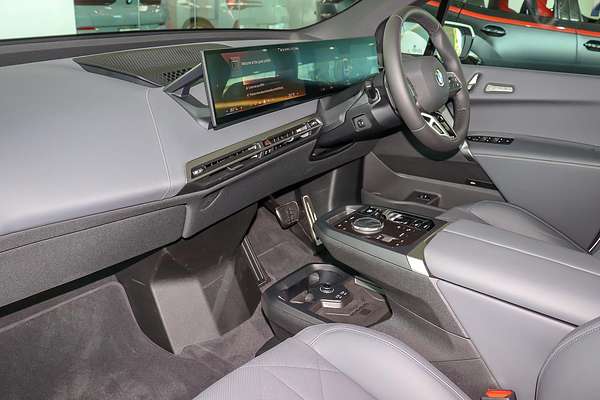 2025 BMW iX xDrive45 M Sport I20 LCI