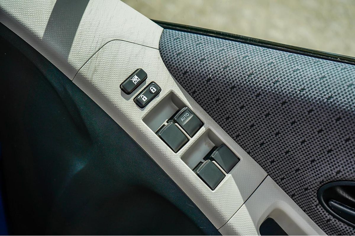 2010 Toyota Yaris YR NCP90R